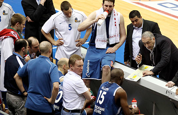 足球基础设 足球基础设