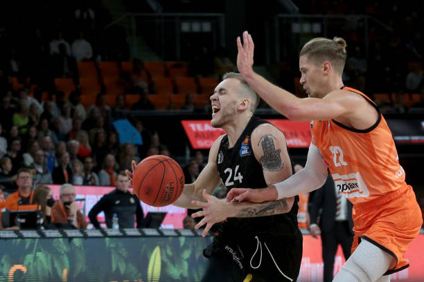 根据数据分 根据数据分