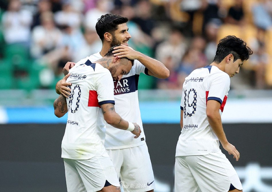 季的组队策 季的组队策